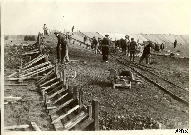 Строительство нового велодрома в Рубэ в 30-е гг. Photo (c) Les Amis de Paris-Roubaix