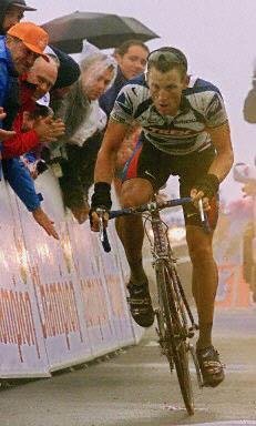 Армстронг на финише 10-го этапа ТдФ 2000