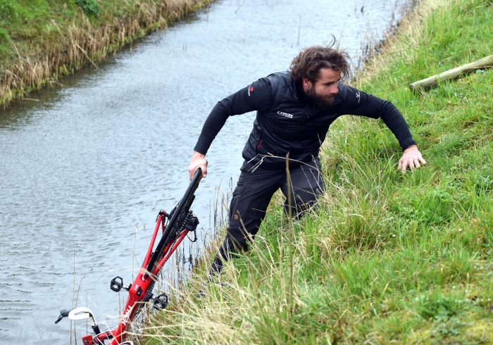 Гент-Вевельгем 2015: ветер сдувал гонщиков в реку