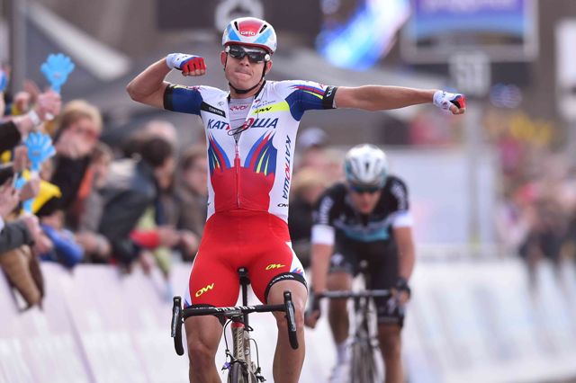 Александр Кристофф одерживает историческую победу на «Туре Фландрии»