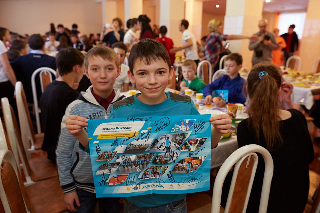 Велогонщики «Astana Pro Team» встретились с воспитанниками детского дома и юными спортсменами