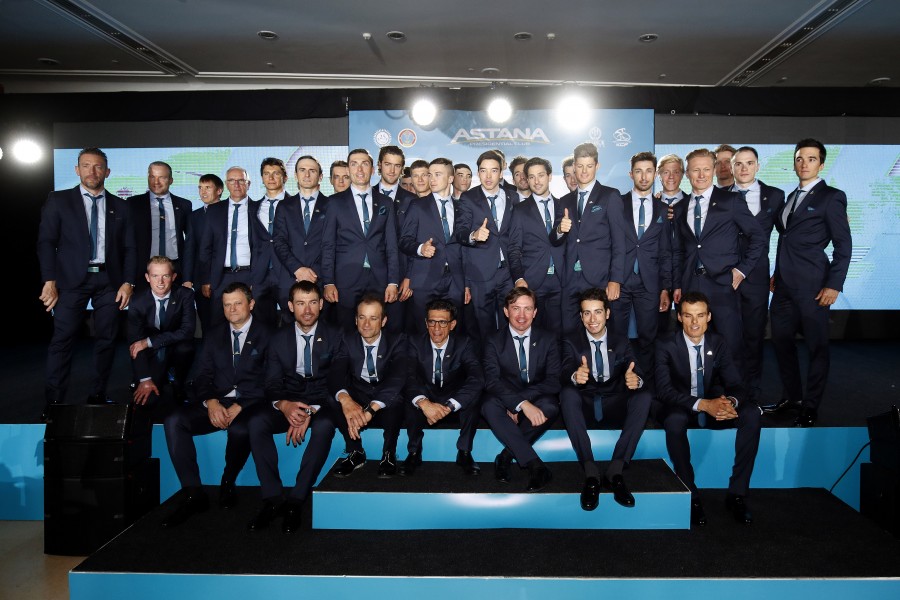 Команда "Астана" представила состав 2017 года