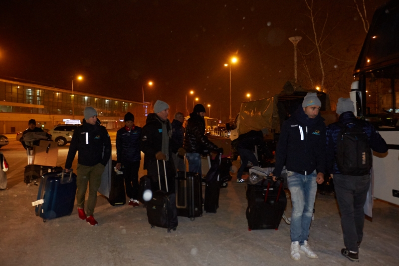 Встреча гонщиков команды Astana в аэропорту Астаны. Фоторепортаж