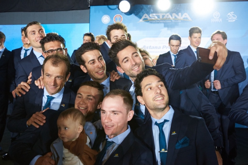 Фотогалерея: презентация велокоманды Astana на 2017 год