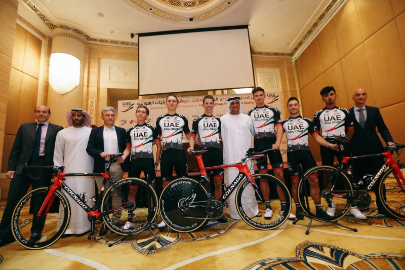 Команда UAE Abu Dhabi представила форму на 2017 год