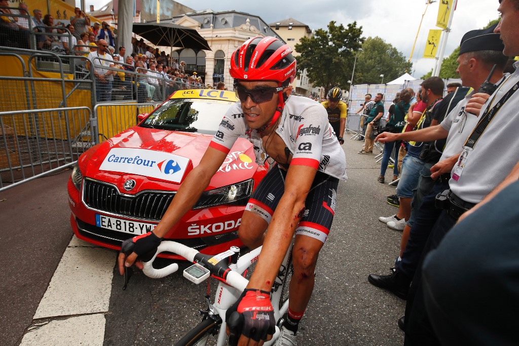 Два падения Альберто Контадора на 9-м этапе Тур де Франс-2017