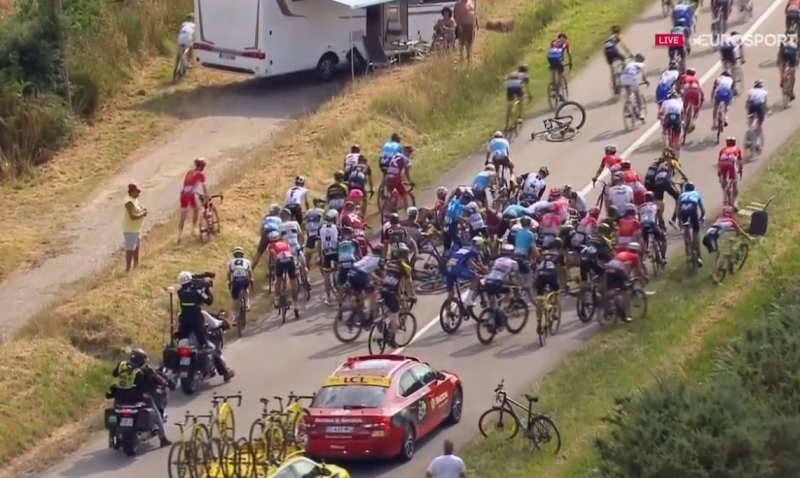 Завалы и падения на 4-м этапе Тур де Франс-2018