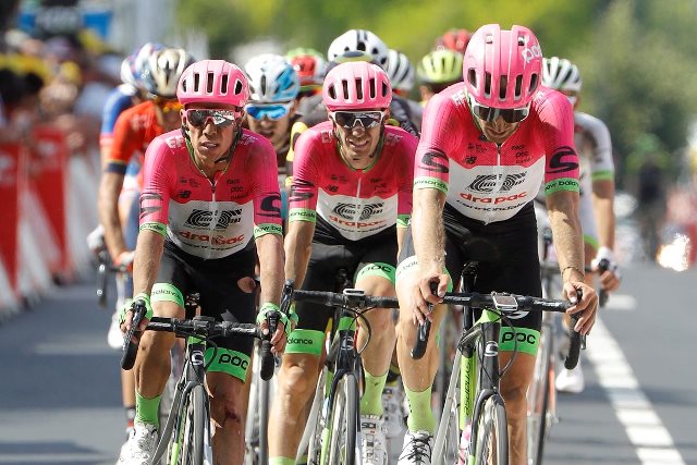 Ригоберто Уран потерял 1:28 относительно генеральщиков на брусчатке 9 этапа Тур де Франс-2018