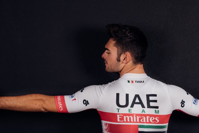 Велоформа команды UAE Team Emirates на 2019 год
