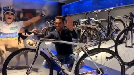 Альберто Контадор выставил на аукцион велосипед ради сбора денег для Красного Креста