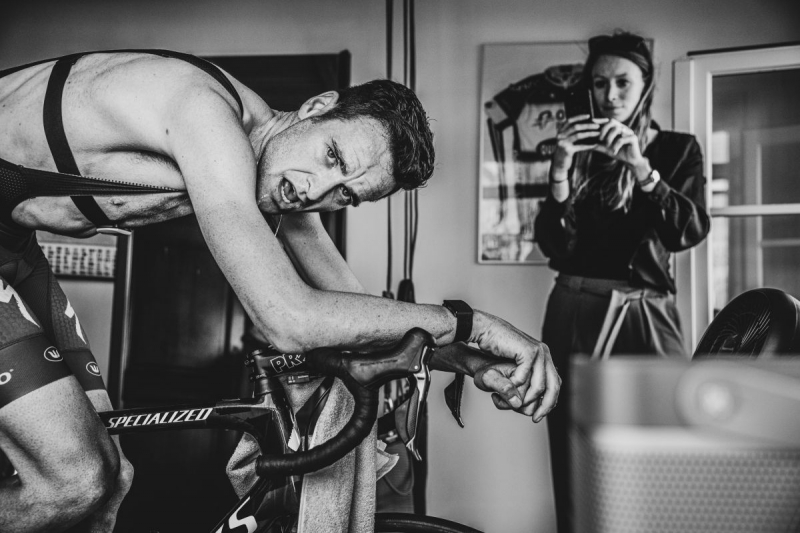 Жизнь велогонщиков команды Deceuninck-Quick Step во время изоляции. Фоторепортаж