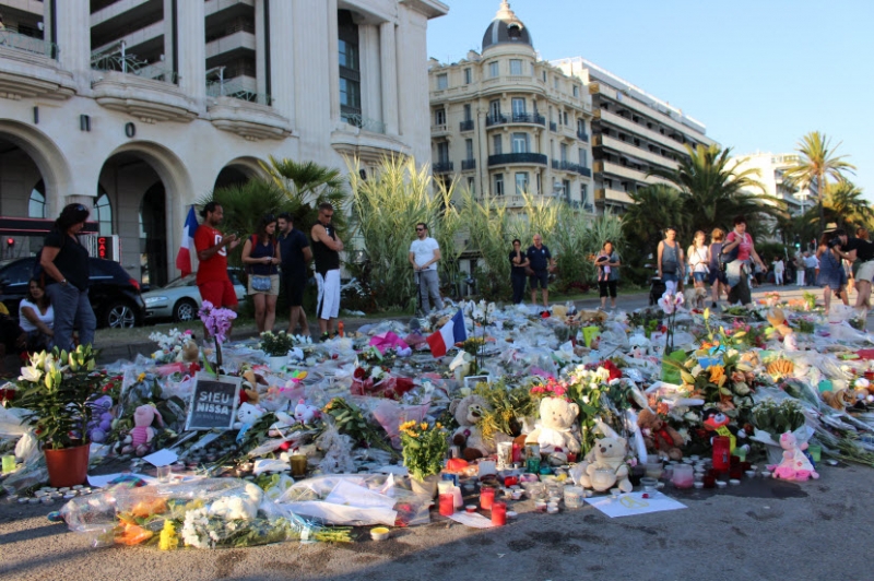 Жемчужина Лазурного берега и Французской Ривьеры город Ницца (Nice), Английская Набережная после теракта