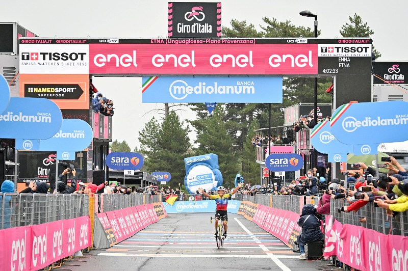 Победа Джонатана Кайседо на вершине Этны на 3-м этапе Джиро д’Италия-2020
