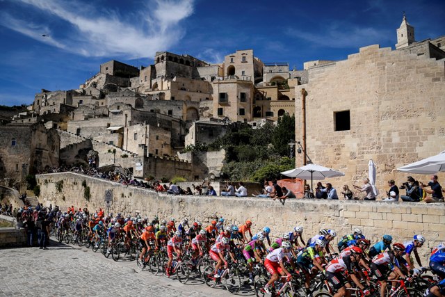 Фотогалерея 7-го этапа Джиро д'Италия-2020