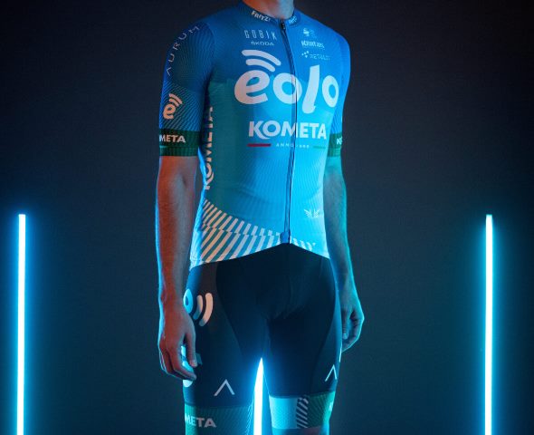 Велоформа профессиональной команды EOLO-KOMETA на 2021 год