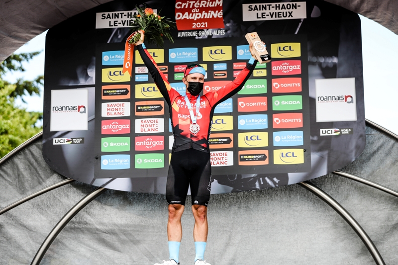 Сонни Кольбрелли- победитель 3 этапа Критериума Дофине-2021