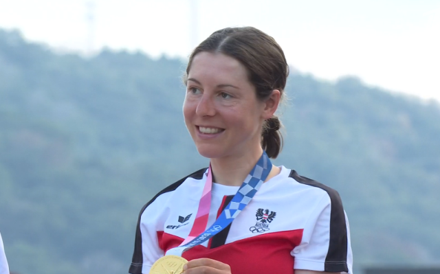 Анна Кизенхофер – олимпийская чемпионка в групповой велогонке на Олимпийских играх в Токио-2020