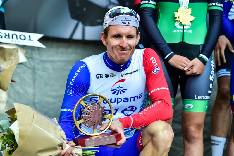 Арно Демар - победитель классики "Париж - Тур"-2021