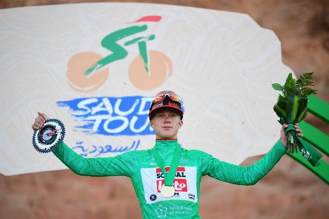 Первая победа Максима Ван Гильса на многодневной велогонке