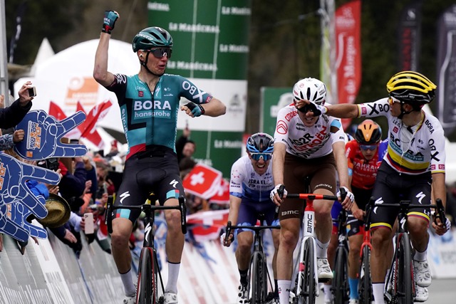 Серхио Игита и Александр Власов заняли 1-е и 2-е места на 4-м этапе Тура Романдии-2022