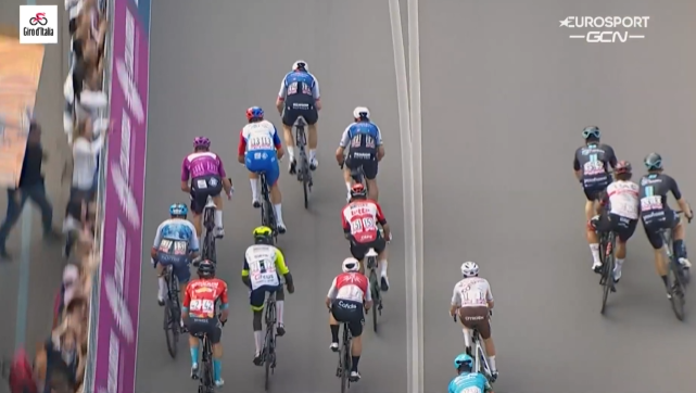 Фернандо Гавирия релегирован за нарушение правил в спринте на 6-м этапе Джиро д’Италия-2022