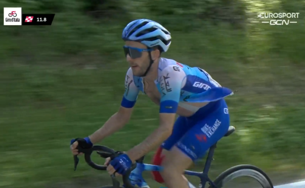 Саймон Йейтс потерял 11 минут на 9-м этапе Джиро д’Италия-2022