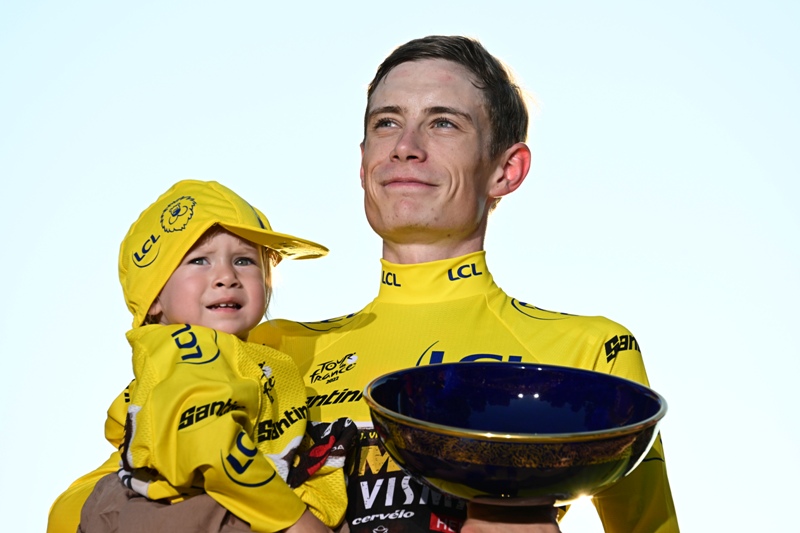 Йонас Вингегор - победитель Тур де Франс-2022