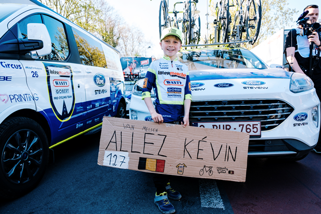 Кевин Ван Мельсен проехал последнюю в карьере велогонку