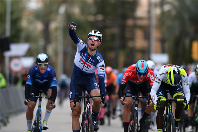 Итан Вернон — победитель “Trofeo Palma”-2023, пятой классики серии Challenge Ciclista Mallorca
