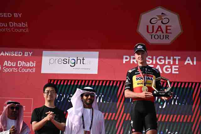 Фотофиниш определил победителя 1 этапа UAE Tour-2023