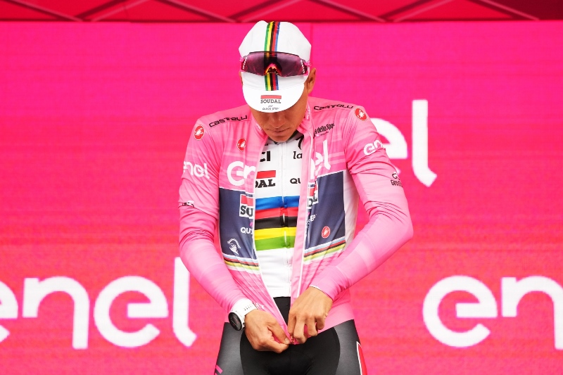 Ремко Эвенепул и Примож Роглич поборолись на промежуточном спринте 3-го этапа Джиро д’Италия-2023