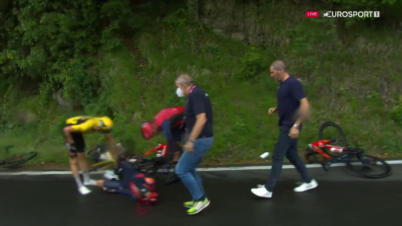 Тео Геоган Харт упал и сошёл с Джиро д'Италия-2023 на 11-м этапе