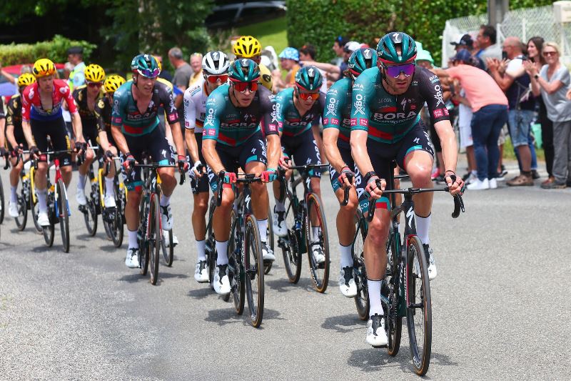Джей Хиндли потерял жёлтую майку на втором пиренейском этапе Тур де Франс-2023