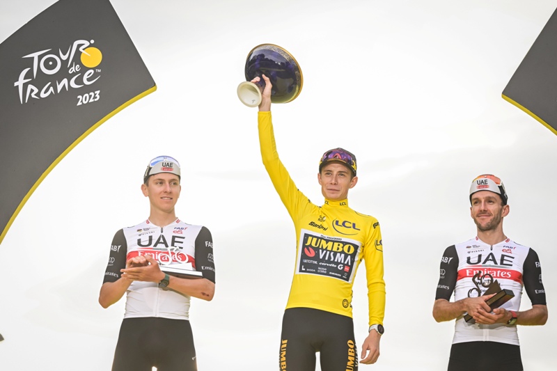 Адам Йейтс впервые в карьере на подиуме Тур де Франс