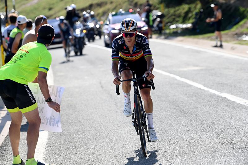 Ремко Эвенепул выиграл 14-й этап и нацелен на победу в горной классификации Вуэльты Испании-2023