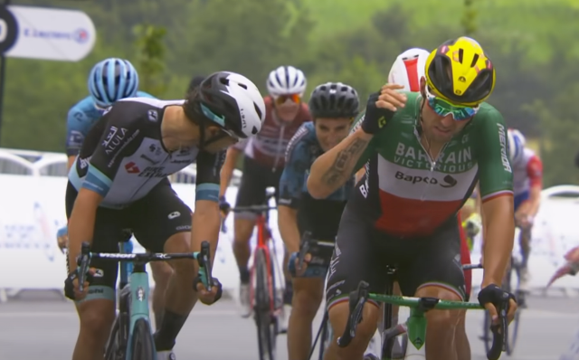 Борьба Сонни Кольбрелли и Майкла Мэттьюса за очковую классификацию на 16-м этапе Тур де Франс-2021