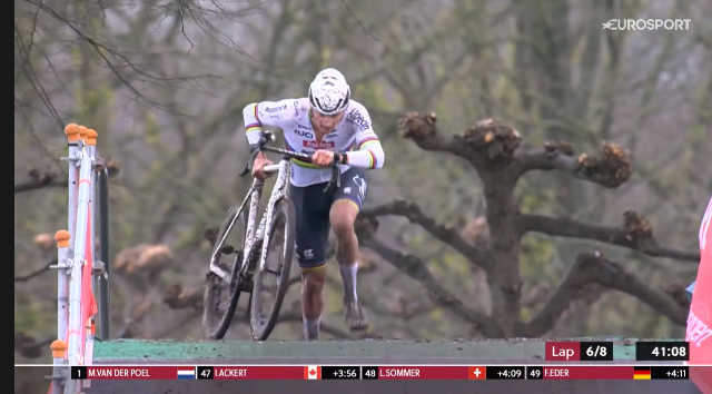 Матье ван дер Пул — победитель этапа Кубка мира по велокроссу в Хюлсте