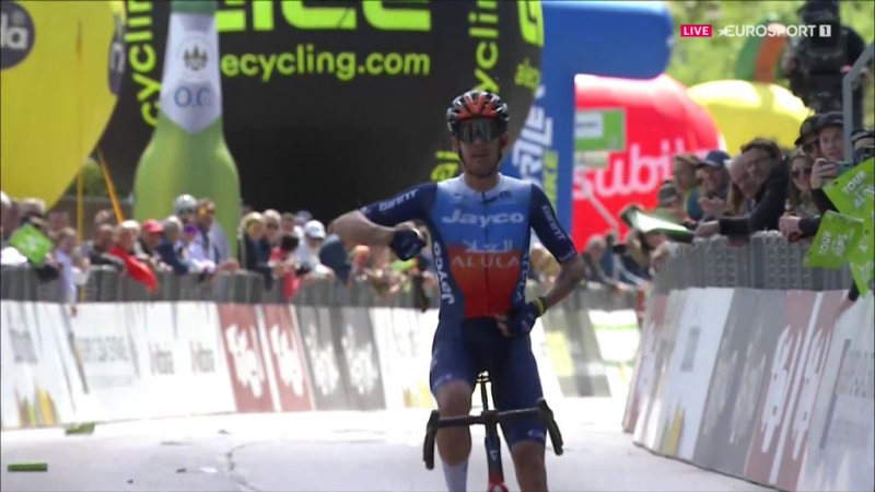 Алессандро Де Марки — победитель 2 этапа Тура Альп-2024