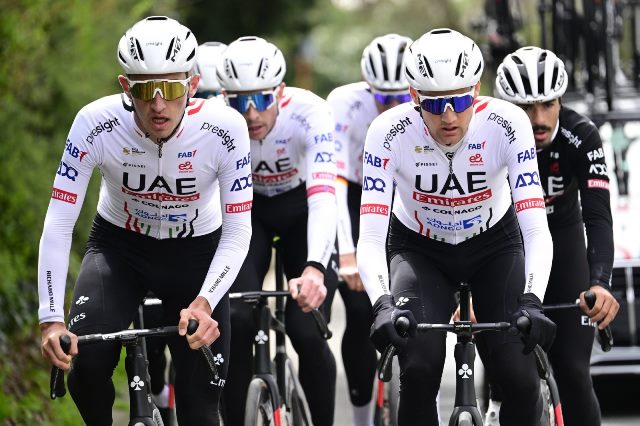 Исаак Дель Торо, Миккель Бьерг и Тим Велленс продлили контракты с велокомандой UAE Team Emirates