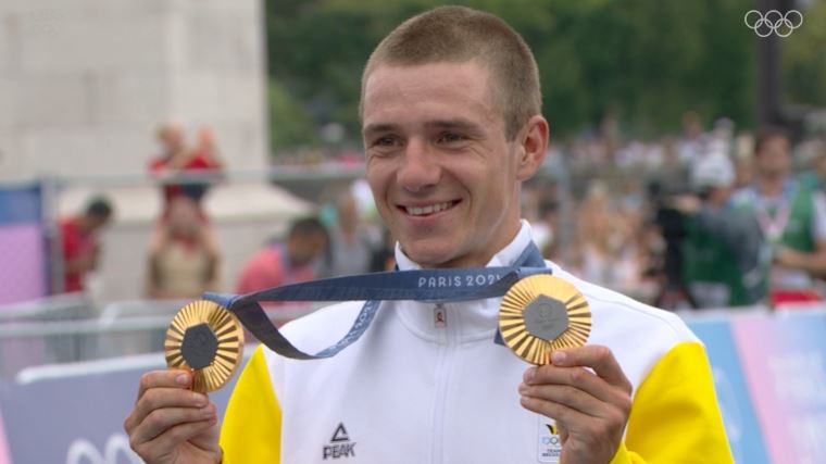 Ремко Эвенепул выиграл золотую медаль в групповой гонке на шоссе на Олимпийских играх-2024 в Париже
