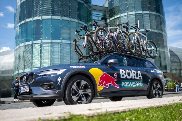 Red Bull - BORA - hansgrohe       23 