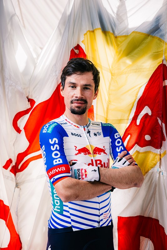 Red Bull – BORA – hansgrohe обновила дизайн формы на 2026 год Red Bull – BORA – hansgrohe обновила дизайн формы на 2026 год