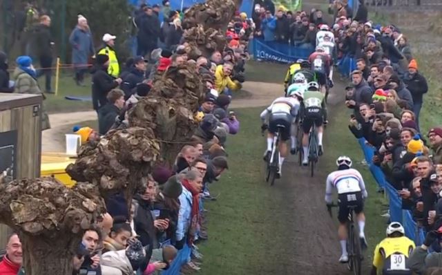 ������� ���� �� ��������� ����� ��� ��� ���� �� ���������� Azencross � ��������