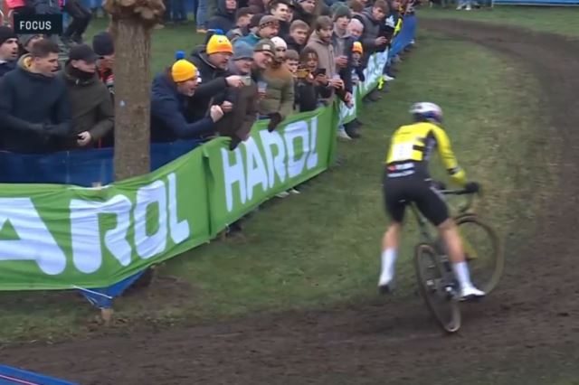 ������� ����� ��� ���� - ��� ������� � 10-� ����� �� X&sup2;O Badkamers Trofee Azencross-2025