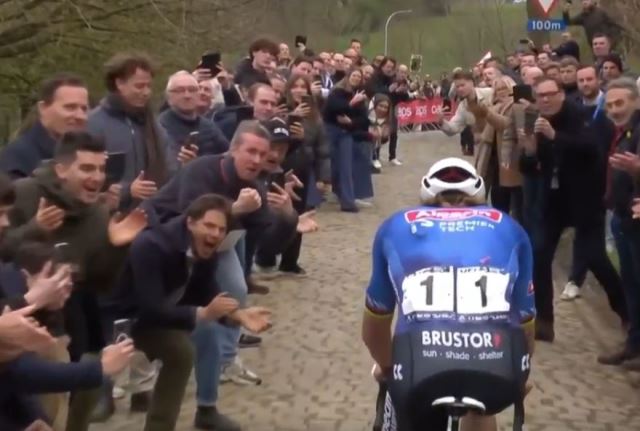 ����� ��� ��� ��� ������ ��� ������ ������� �������� E3 Saxo �� �������� ������