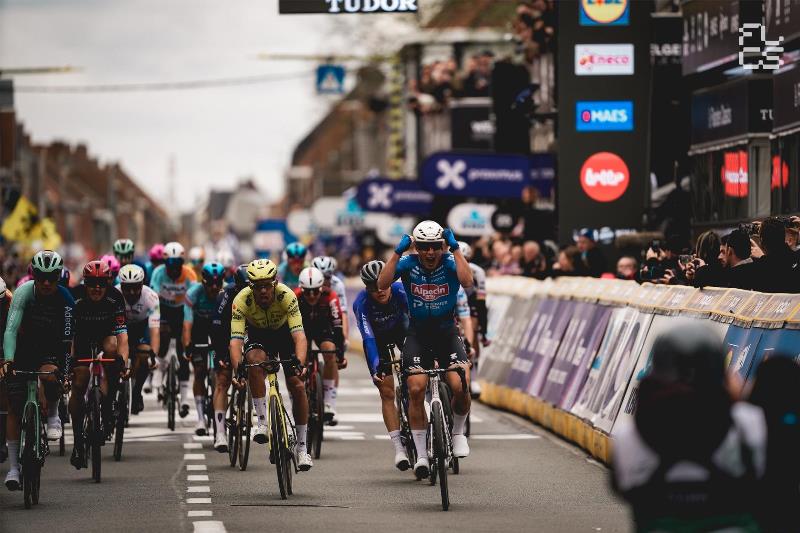 Яспер Филипсен — победитель классики «В полях Фландрии»-2026