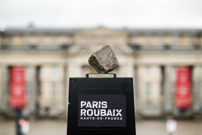 Директор Париж – Рубэ о кражах булыжников и срочном ремонте: «Оставьте камни в покое» Директор Париж – Рубэ о кражах булыжников и срочном ремонте: «Оставьте камни в покое»