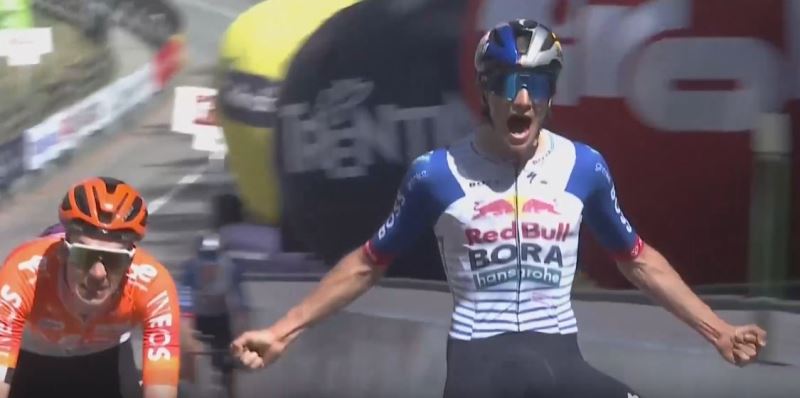 Джулио Пеллиццари &mdash; победитель 2 этапа Тура Альп-2026