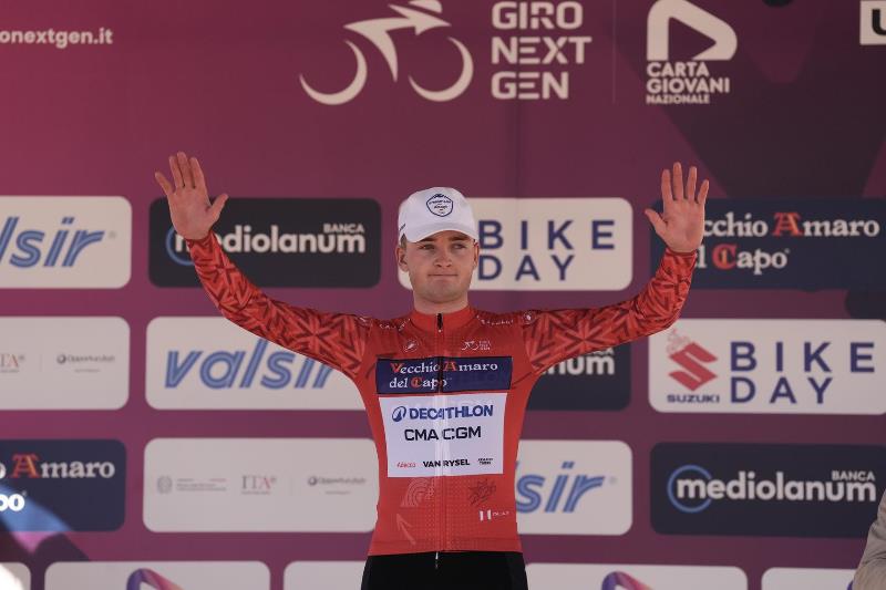 Каспер Хёугланд — победитель 1 этапа Giro Next Gen-2026 Каспер Хёугланд — победитель 1 этапа Giro Next Gen-2026
