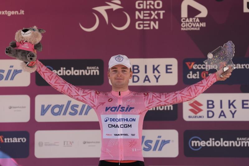 Каспер Хёугланд — победитель 1 этапа Giro Next Gen-2026 Каспер Хёугланд — победитель 1 этапа Giro Next Gen-2026